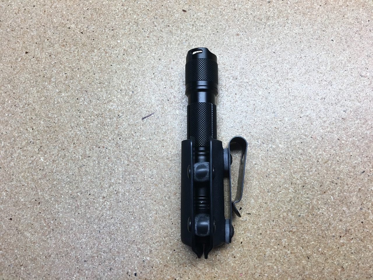 flashlight-holder-3